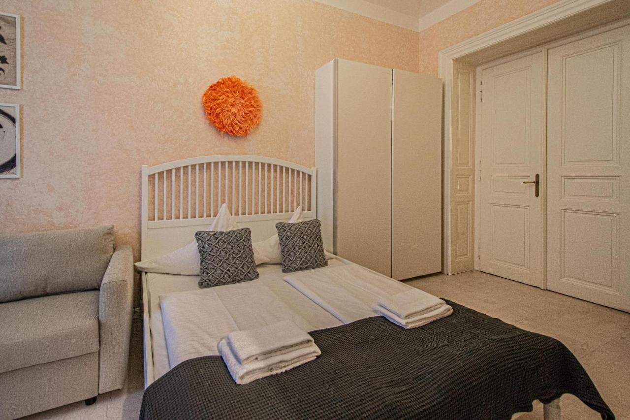 Rose Ruterra Apartment Prag